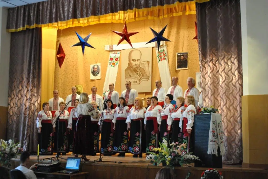 Ми працю любимо, що в творчість перейшла