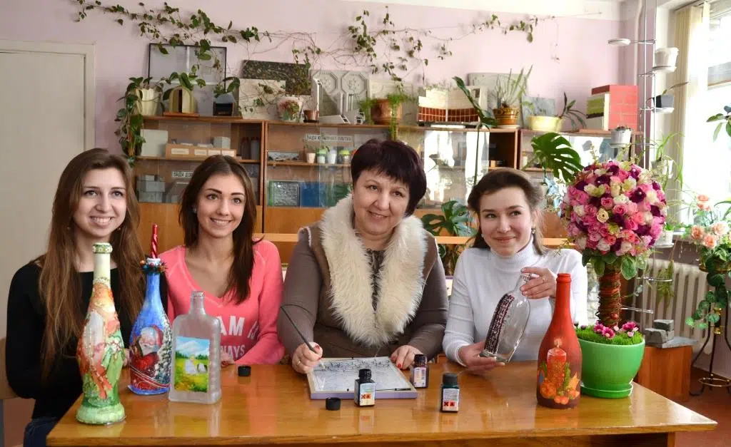 Ми працю любимо, що в творчість перейшла