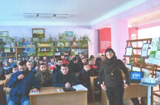 Архівне фото бібліотеки коледжу: Люди бібліотеки
