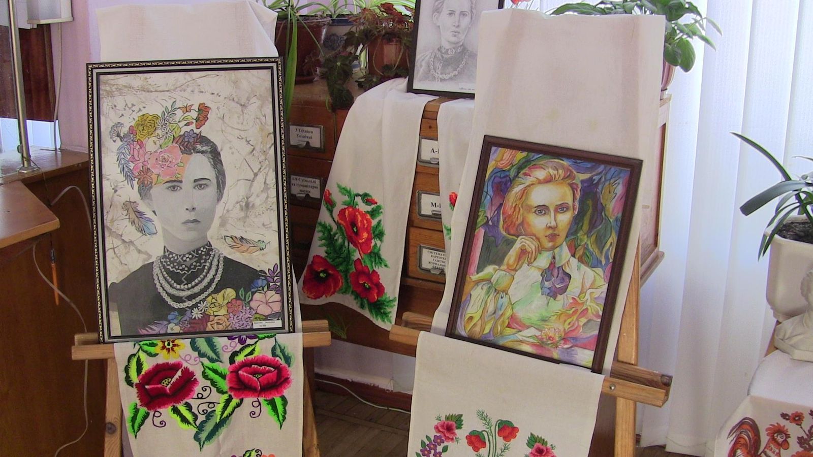 Архівне фото бібліотеки коледжу: Люди бібліотеки